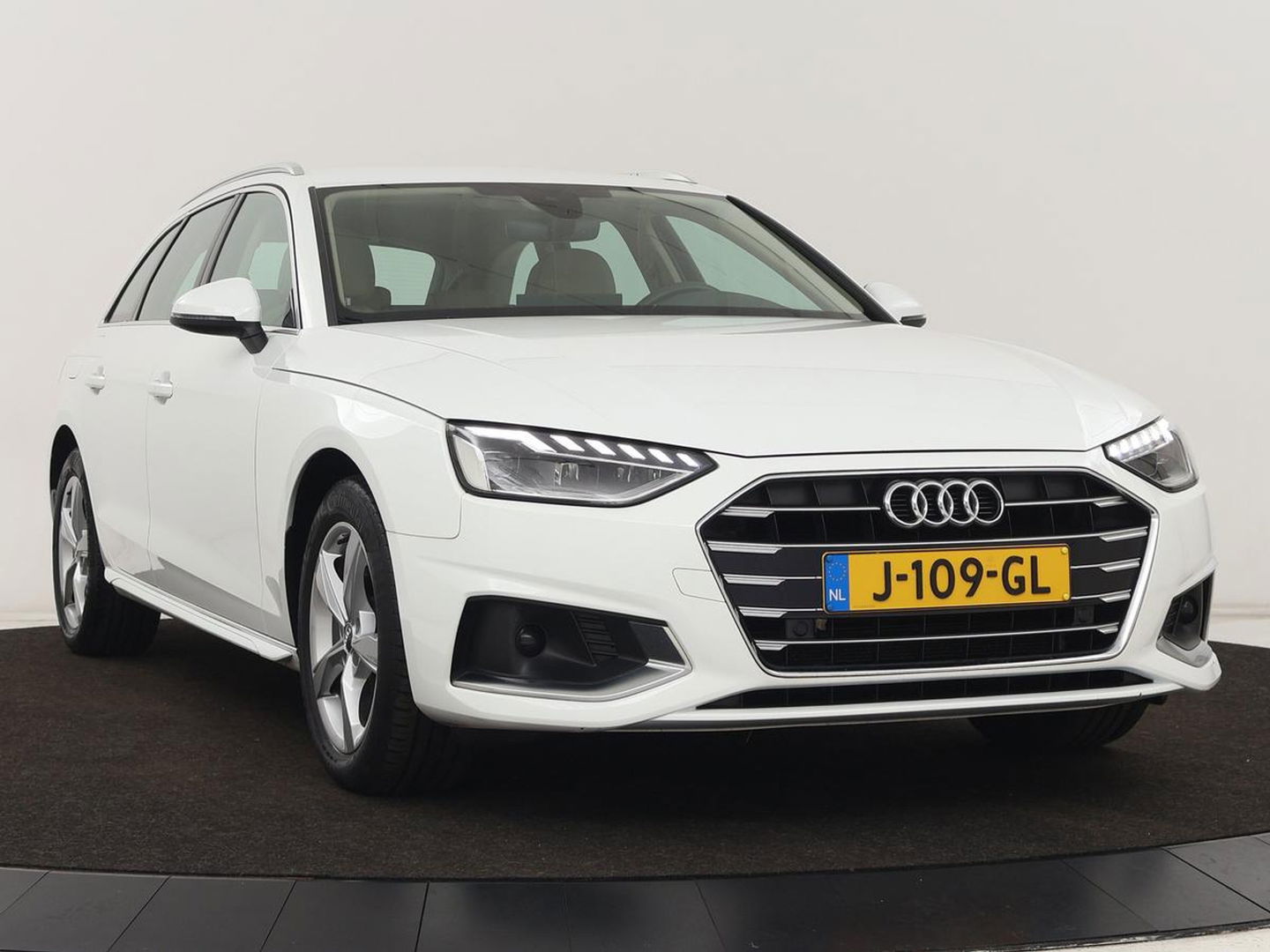 Audi A4 Avant 35 TDI Launch edition Business | Automaat | Navigatie | LED | Carplay | Leder | Cruise controle | Airco | LMV 17 inch