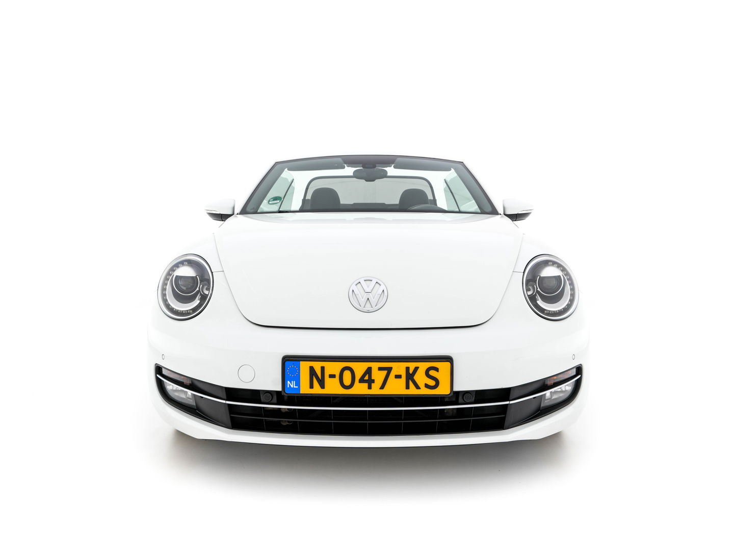 Volkswagen Beetle Cabriolet 1.6 TDI Design Cup Aut. *LUXURY-LEATHER | FENDER-AUDIO | CARPLAY | COMFORT-SEATS | HEATED-SEATS | ECC | SHIFTPADDLES | PDC | AIRSCARF | CRUISE | 19''ALU*