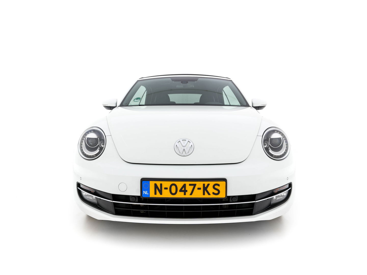 Volkswagen Beetle Cabriolet 1.6 TDI Design Cup Aut. *LUXURY-LEATHER | FENDER-AUDIO | CARPLAY | COMFORT-SEATS | HEATED-SEATS | ECC | SHIFTPADDLES | PDC | AIRSCARF | CRUISE | 19''ALU*