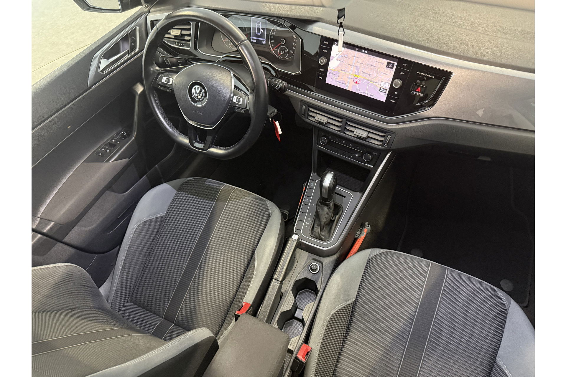 Volkswagen Polo 1.5 TSI R-line | 150PK | DSG | Panoramadak | LED | ACC | Carplay | 17"LMV