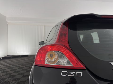 Volvo C30 1.6 D2 R-Design Sport-pack *PANO | BI-XENON | LEATHER-FABRIC | NAVI-FULLMAP | HEATED-SPORTSEATS | ECC | CARBON-INLAY | PDC | PREMIUM-AUDIO | CRUISE | 17''ALU*