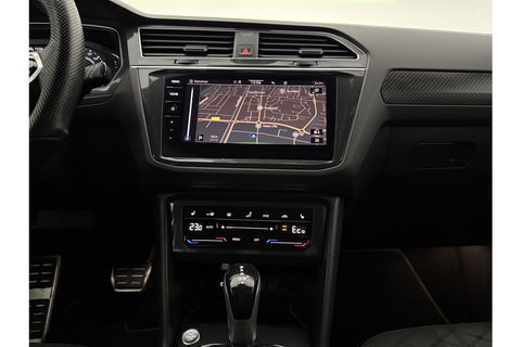Volkswagen Tiguan 1.4 TSI eHybrid 225PK R-Line | 360° Camera | Sfeerverl. | IQ LED | Carplay | Virtual Cockpit | Trekhaak | 19"LMV