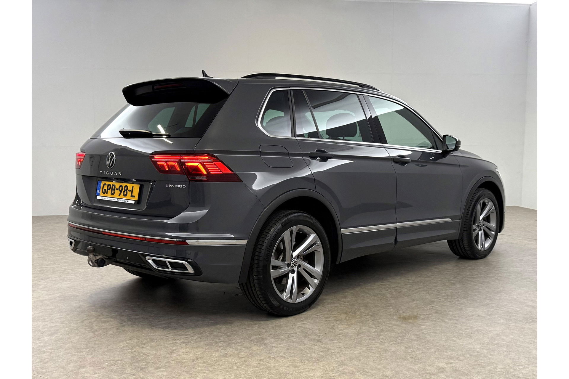 Volkswagen Tiguan 1.4 TSI eHybrid 225PK R-Line | 360° Camera | Sfeerverl. | IQ LED | Carplay | Virtual Cockpit | Trekhaak | 19"LMV