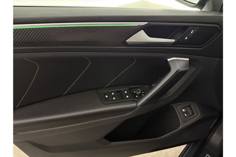 Volkswagen Tiguan 1.4 TSI eHybrid 225PK R-Line | 360° Camera | Sfeerverl. | IQ LED | Carplay | Virtual Cockpit | Trekhaak | 19"LMV