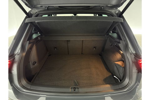 Volkswagen Tiguan 1.4 TSI eHybrid 225PK R-Line | 360° Camera | Sfeerverl. | IQ LED | Carplay | Virtual Cockpit | Trekhaak | 19"LMV