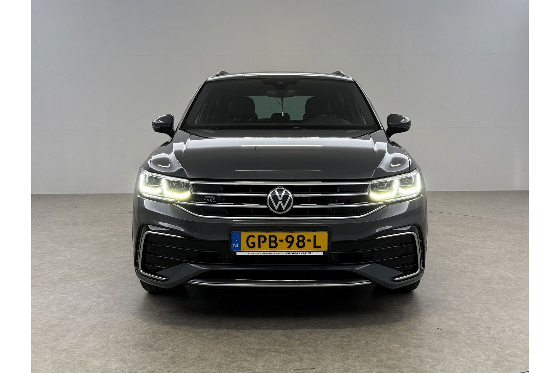 Volkswagen Tiguan 1.4 TSI eHybrid 225PK R-Line | 360° Camera | Sfeerverl. | IQ LED | Carplay | Virtual Cockpit | Trekhaak | 19"LMV
