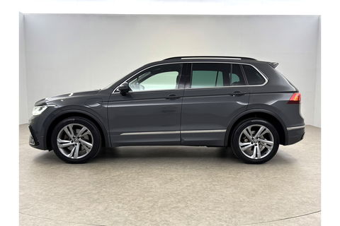 Volkswagen Tiguan 1.4 TSI eHybrid 225PK R-Line | 360° Camera | Sfeerverl. | IQ LED | Carplay | Virtual Cockpit | Trekhaak | 19"LMV