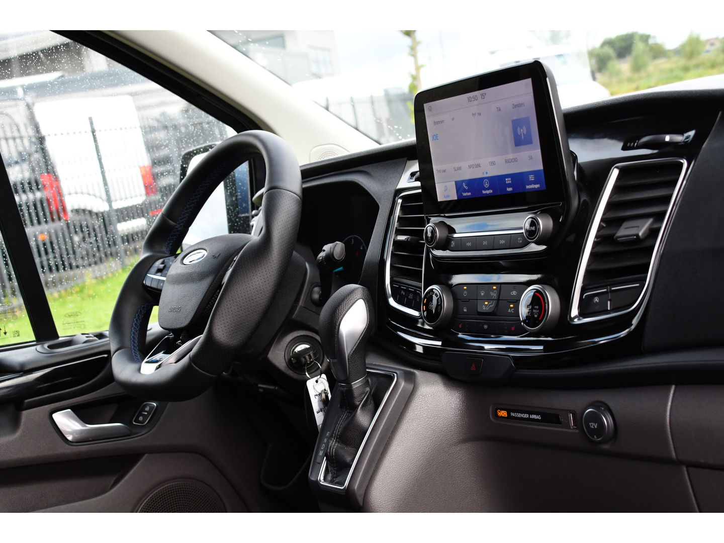 Ford Transit Custom 320 2.0 TDCI L2H1 MS-RT DC Full Options! Adaptieve Cruise, Camera, Carplay, 185PK, Xenon, Automaat, Leder, Stoelverwarming, Trekhaak, Uniek!