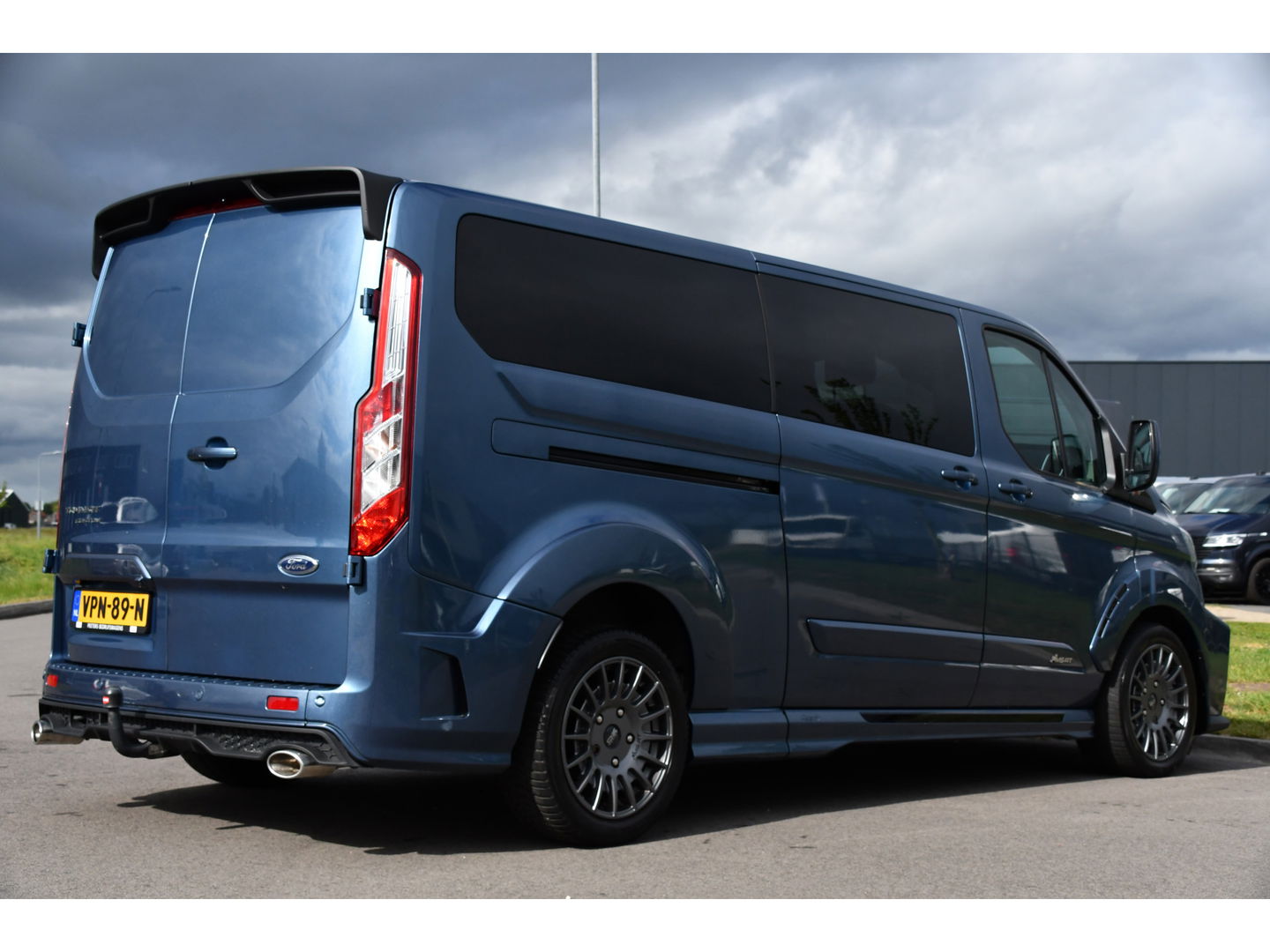 Ford Transit Custom 320 2.0 TDCI L2H1 MS-RT DC Full Options! Adaptieve Cruise, Camera, Carplay, 185PK, Xenon, Automaat, Leder, Stoelverwarming, Trekhaak, Uniek!