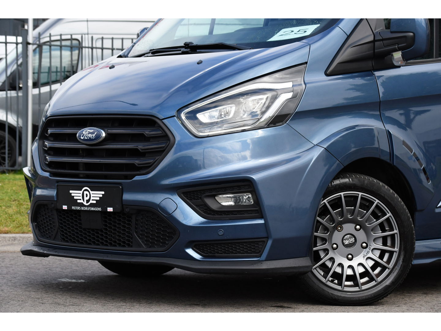 Ford Transit Custom 320 2.0 TDCI L2H1 MS-RT DC Full Options! Adaptieve Cruise, Camera, Carplay, 185PK, Xenon, Automaat, Leder, Stoelverwarming, Trekhaak, Uniek!