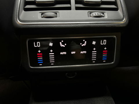 Audi RS6 4.0 TFSI quattro Pano|Ceramic|HuD|B&O|Carbon|Memory
