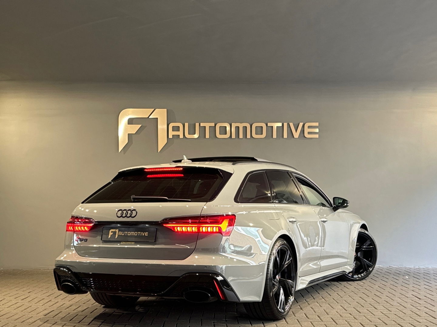 Audi RS6 4.0 TFSI quattro Pano|Ceramic|HuD|B&O|Carbon|Memory