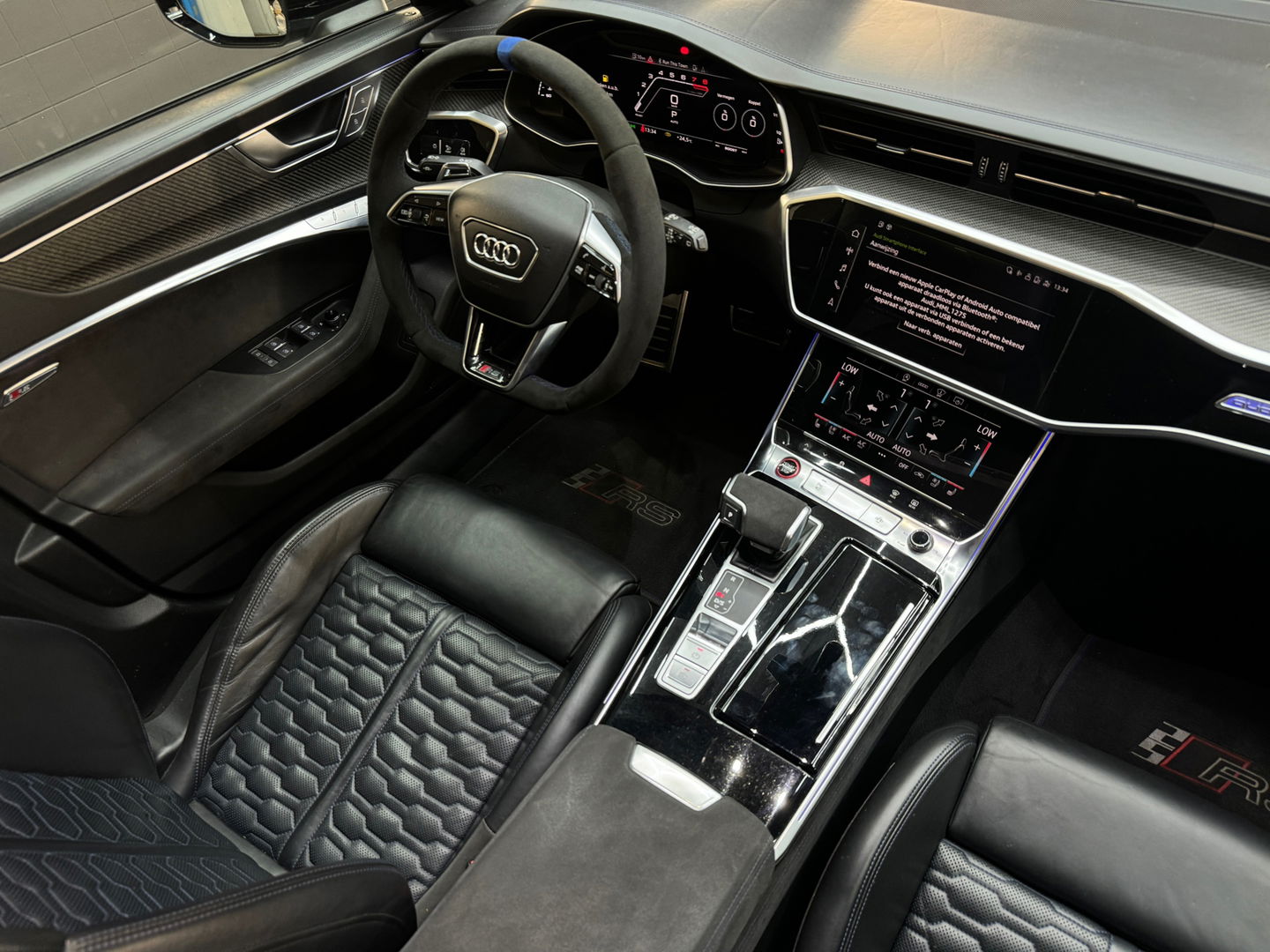 Audi RS6 4.0 TFSI quattro Pano|Ceramic|HuD|B&O|Carbon|Memory