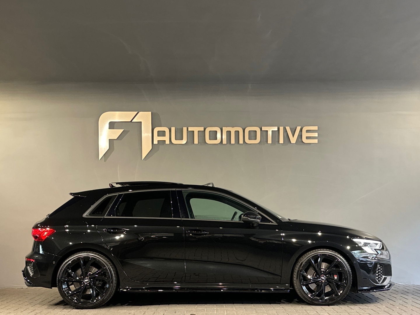Audi S3 Sportback 2.0 TFSI Quattro Pano|RS Seats|Akrapovic