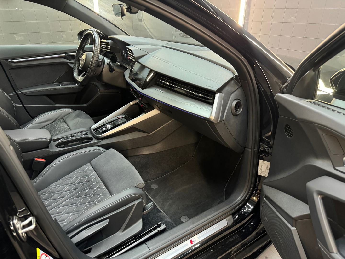 Audi S3 Sportback 2.0 TFSI Quattro Pano|RS Seats|Akrapovic