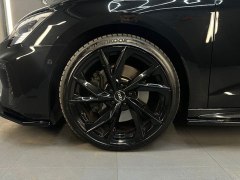 Audi S3 Sportback 2.0 TFSI Quattro Pano|RS Seats|Akrapovic