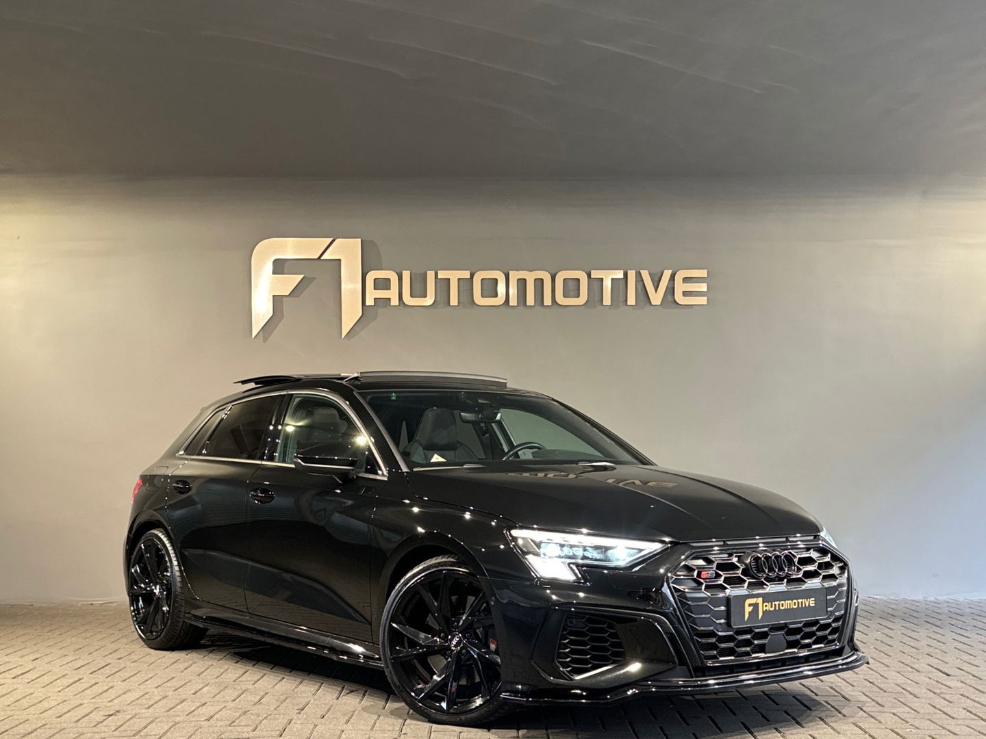 Audi S3 Sportback 2.0 TFSI Quattro Pano|RS Seats|Akrapovic