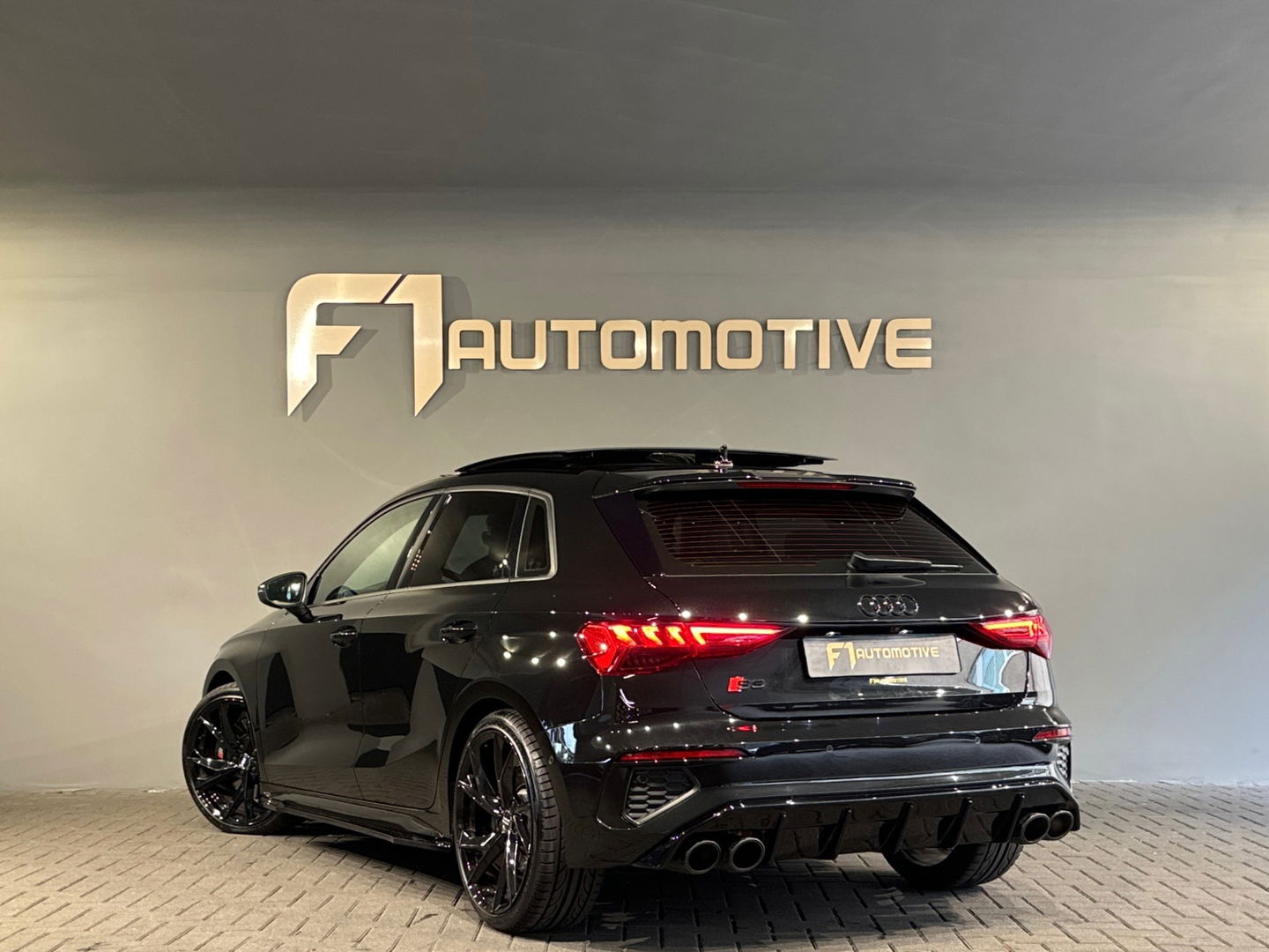 Audi S3 Sportback 2.0 TFSI Quattro Pano|RS Seats|Akrapovic
