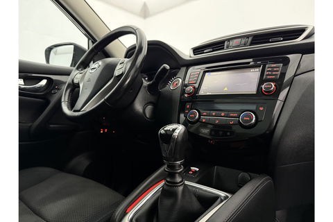 Nissan QASHQAI 1.2 Premier Edition | Panoramadak | 360° Camera | LED | Cruise | Navigatie | Parkeersensoren | 18''LMV