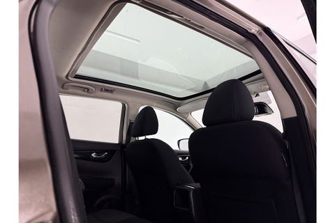 Nissan QASHQAI 1.2 Premier Edition | Panoramadak | 360° Camera | LED | Cruise | Navigatie | Parkeersensoren | 18''LMV