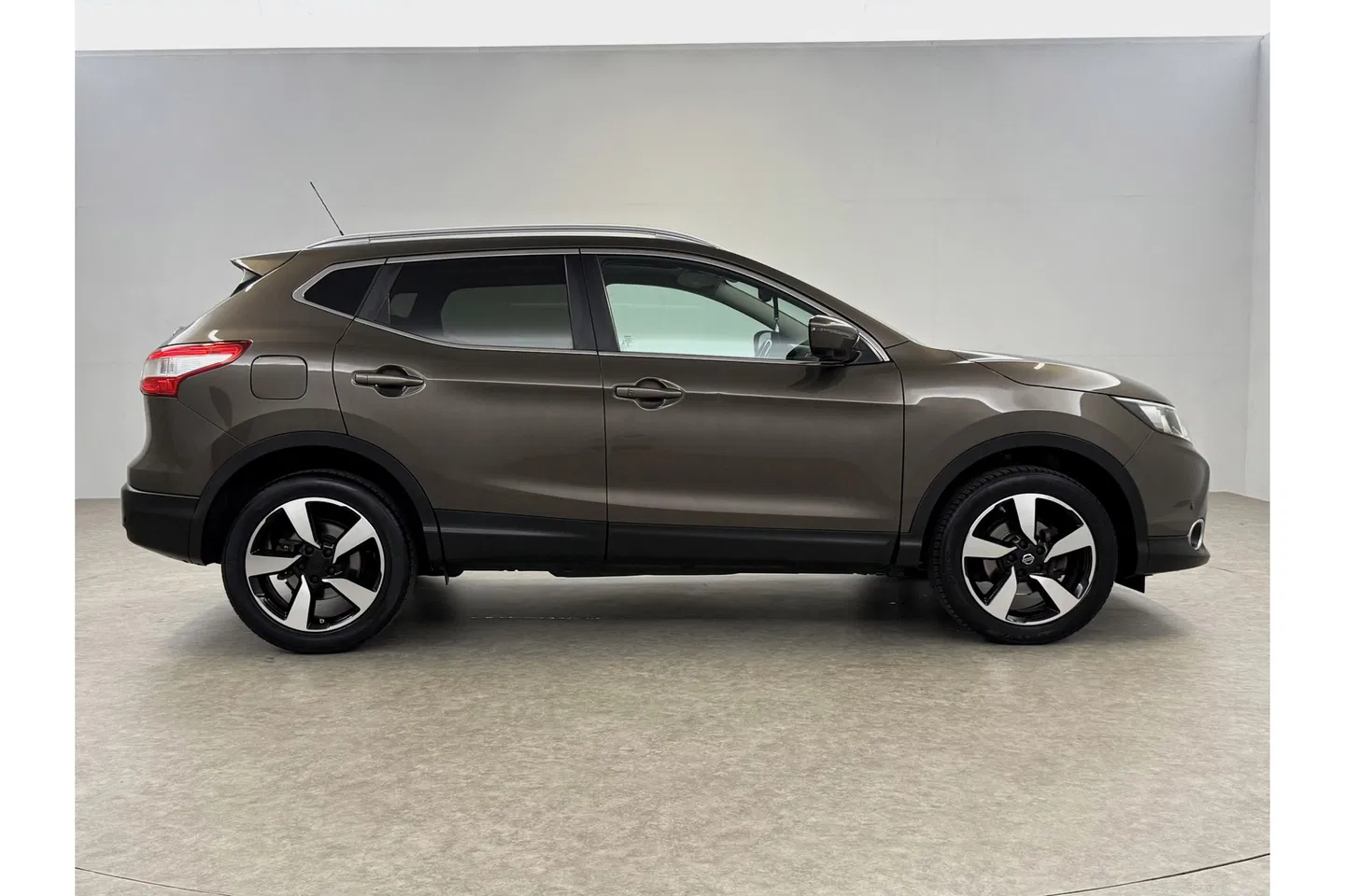 Nissan QASHQAI 1.2 Premier Edition | Panoramadak | 360° Camera | LED | Cruise | Navigatie | Parkeersensoren | 18''LMV