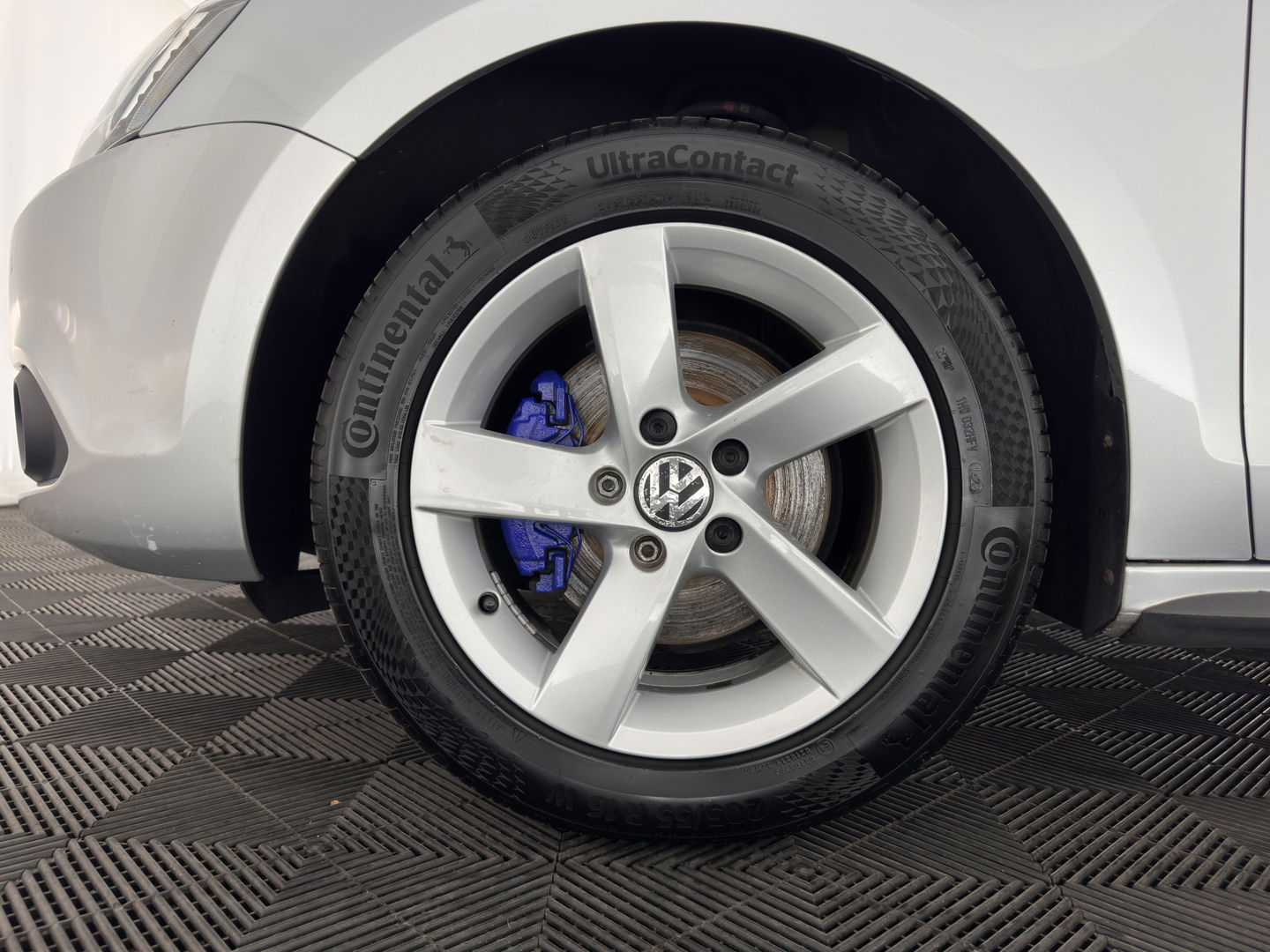 Volkswagen Jetta 1.4 TSI Hybrid Highline Aut. *XENON | NAVI | COMFORT-SEATS | ECC | PRIVACY-GLASS | PDC | SHIFT-PADDLES | CRUISE | 18''ALU*