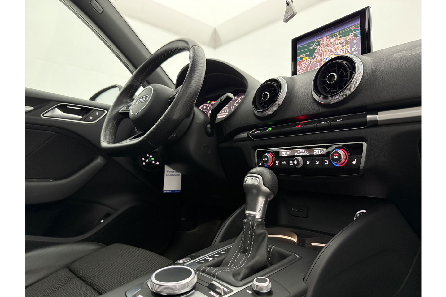 Audi A3 40 e-tron 225PK S-line | Panoramadak | LED | Virtual Cockpit | ACC | Carplay | 18"LMV