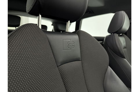 Audi A3 40 e-tron 225PK S-line | Panoramadak | LED | Virtual Cockpit | ACC | Carplay | 18"LMV