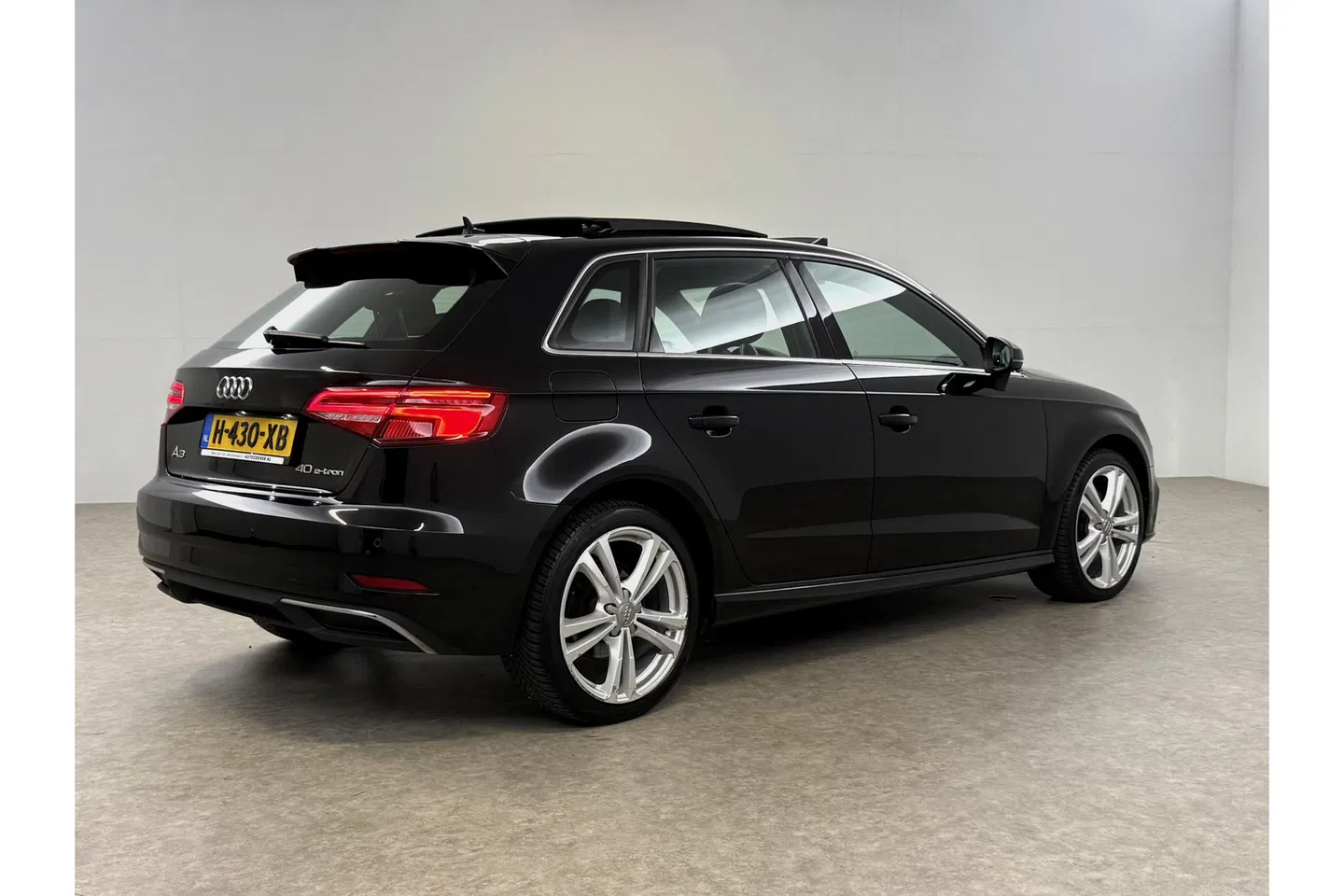 Audi A3 40 e-tron 225PK S-line | Panoramadak | LED | Virtual Cockpit | ACC | Carplay | 18"LMV