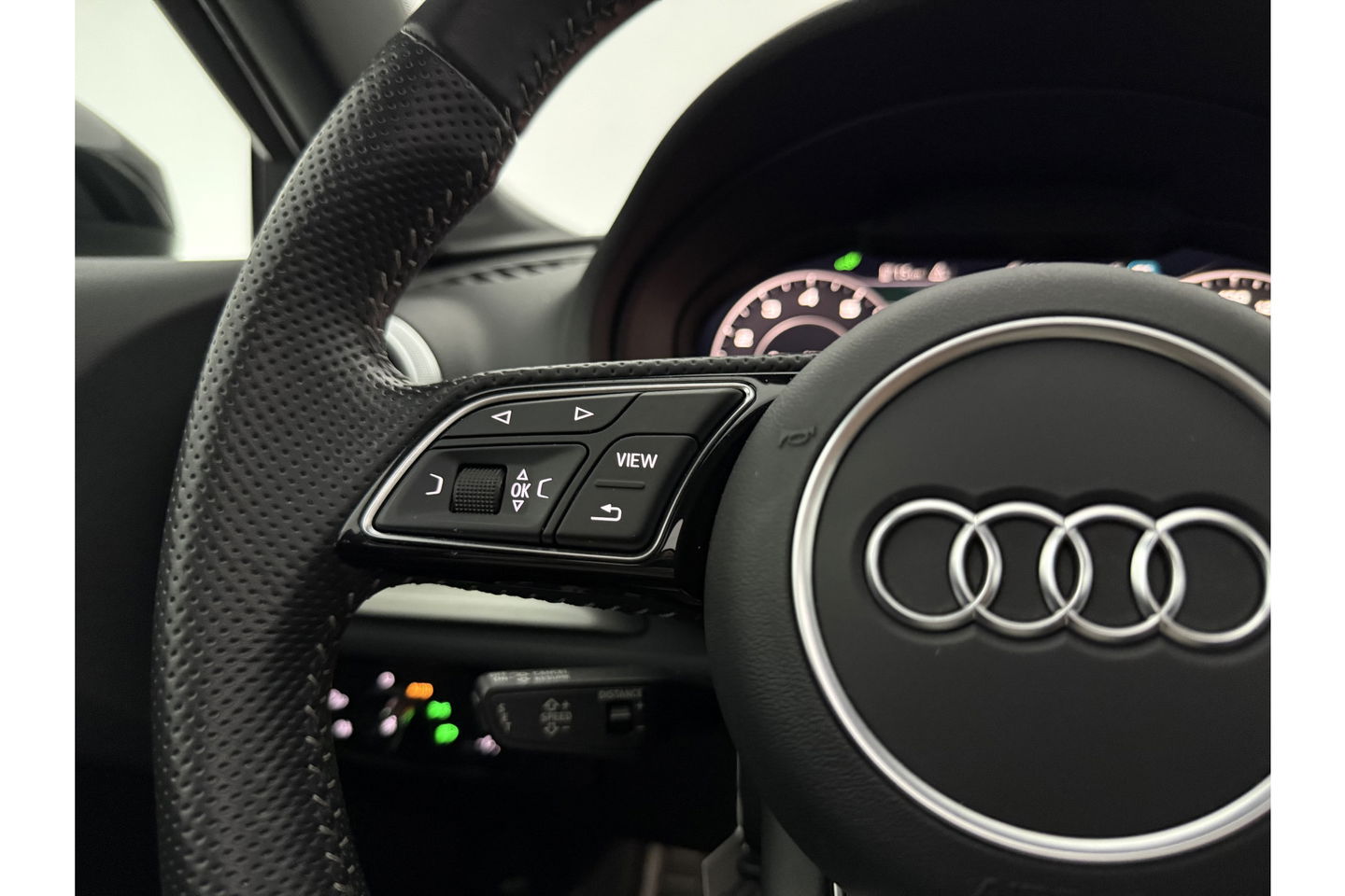 Audi A3 40 e-tron 225PK S-line | Panoramadak | LED | Virtual Cockpit | ACC | Carplay | 18"LMV
