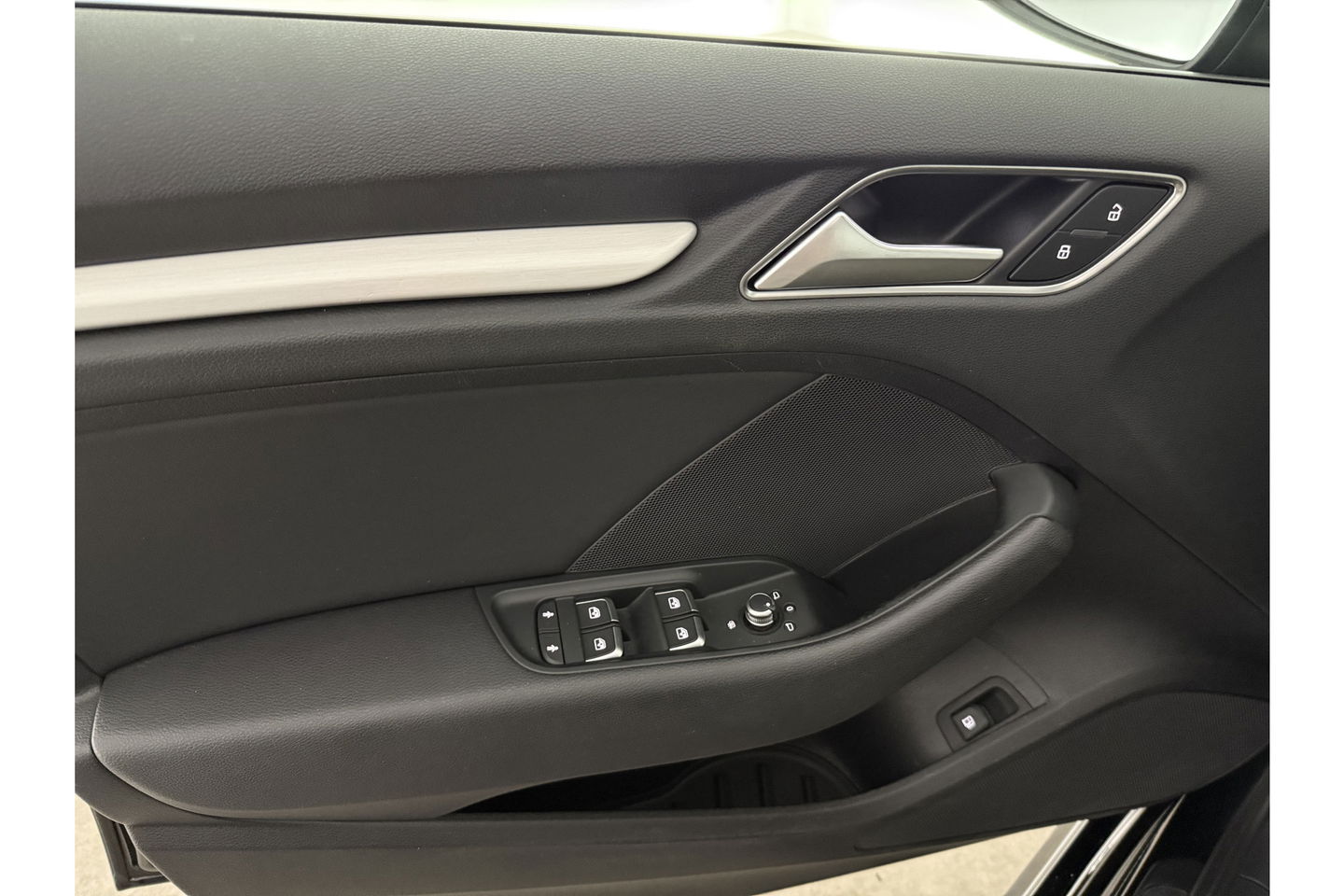 Audi A3 40 e-tron 225PK S-line | Panoramadak | LED | Virtual Cockpit | ACC | Carplay | 18"LMV