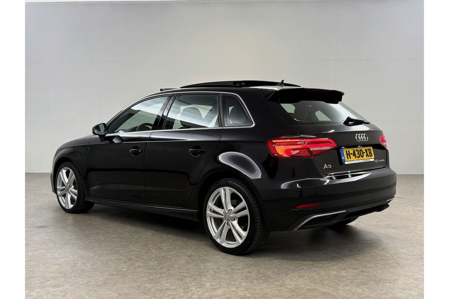 Audi A3 40 e-tron 225PK S-line | Panoramadak | LED | Virtual Cockpit | ACC | Carplay | 18"LMV