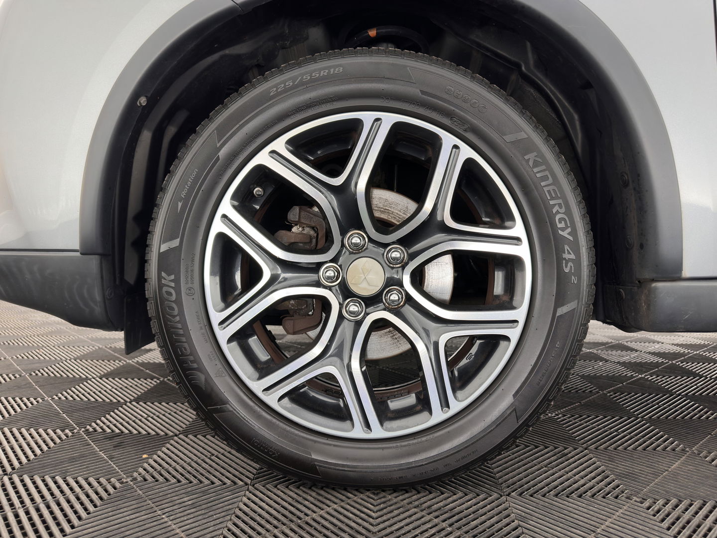 Mitsubishi Outlander 2.0 PHEV Executive Edition X-Line AWD Aut. *NAVI-FULLMAP | LEATHER-FABRIC | COMFORT-SEATS | CAMERA | ROCKFORD-AUDIO | ECC | KEYLESS | SHIFT-PADDLES | PRIVACY-GLASS | TOWBAR | 18"ALU*