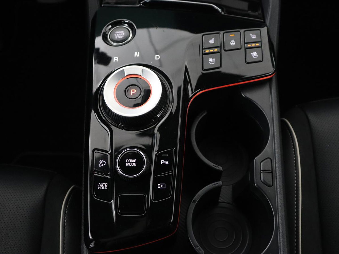 Kia Sportage 1.6 T-GDi Hybrid GT-PlusLine | Panoramadak | Trekhaak | Navigatie | 360 Camera | Stoelventilatie | Stoel & Stuurverwarming | Automaat | Memory | Harman/Kardon | Carplay | Leder | Adaptive cruise | Lane assist | LED | Climate controle
