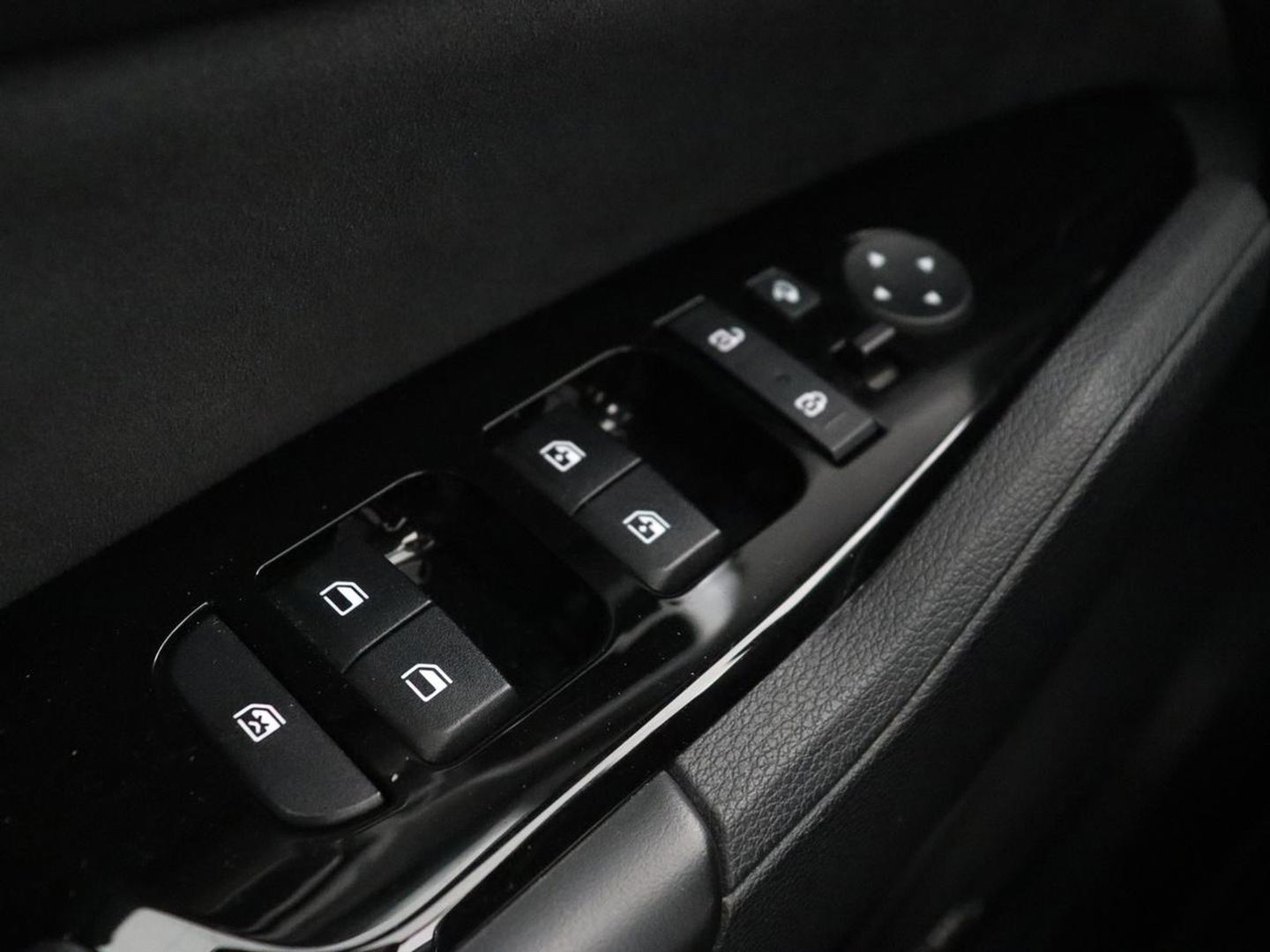Kia Sportage 1.6 T-GDi Hybrid GT-PlusLine | Panoramadak | Trekhaak | Navigatie | 360 Camera | Stoelventilatie | Stoel & Stuurverwarming | Automaat | Memory | Harman/Kardon | Carplay | Leder | Adaptive cruise | Lane assist | LED | Climate controle