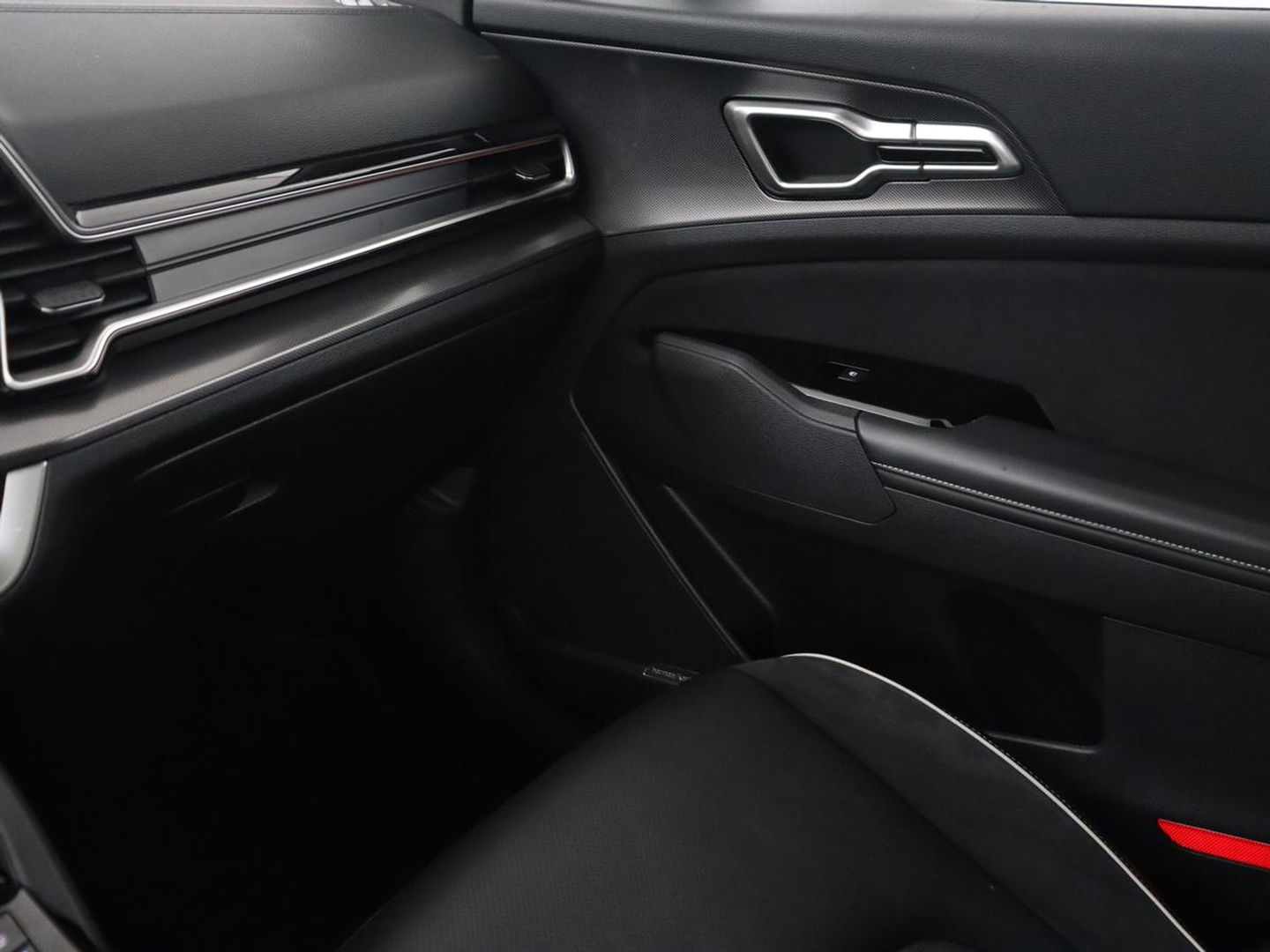 Kia Sportage 1.6 T-GDi Hybrid GT-PlusLine | Panoramadak | Trekhaak | Navigatie | 360 Camera | Stoelventilatie | Stoel & Stuurverwarming | Automaat | Memory | Harman/Kardon | Carplay | Leder | Adaptive cruise | Lane assist | LED | Climate controle