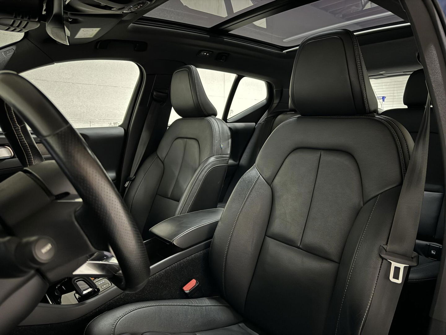 Volvo XC40 1.5 T5 Recharge R-Design Pano H/K Leer 360° Memory
