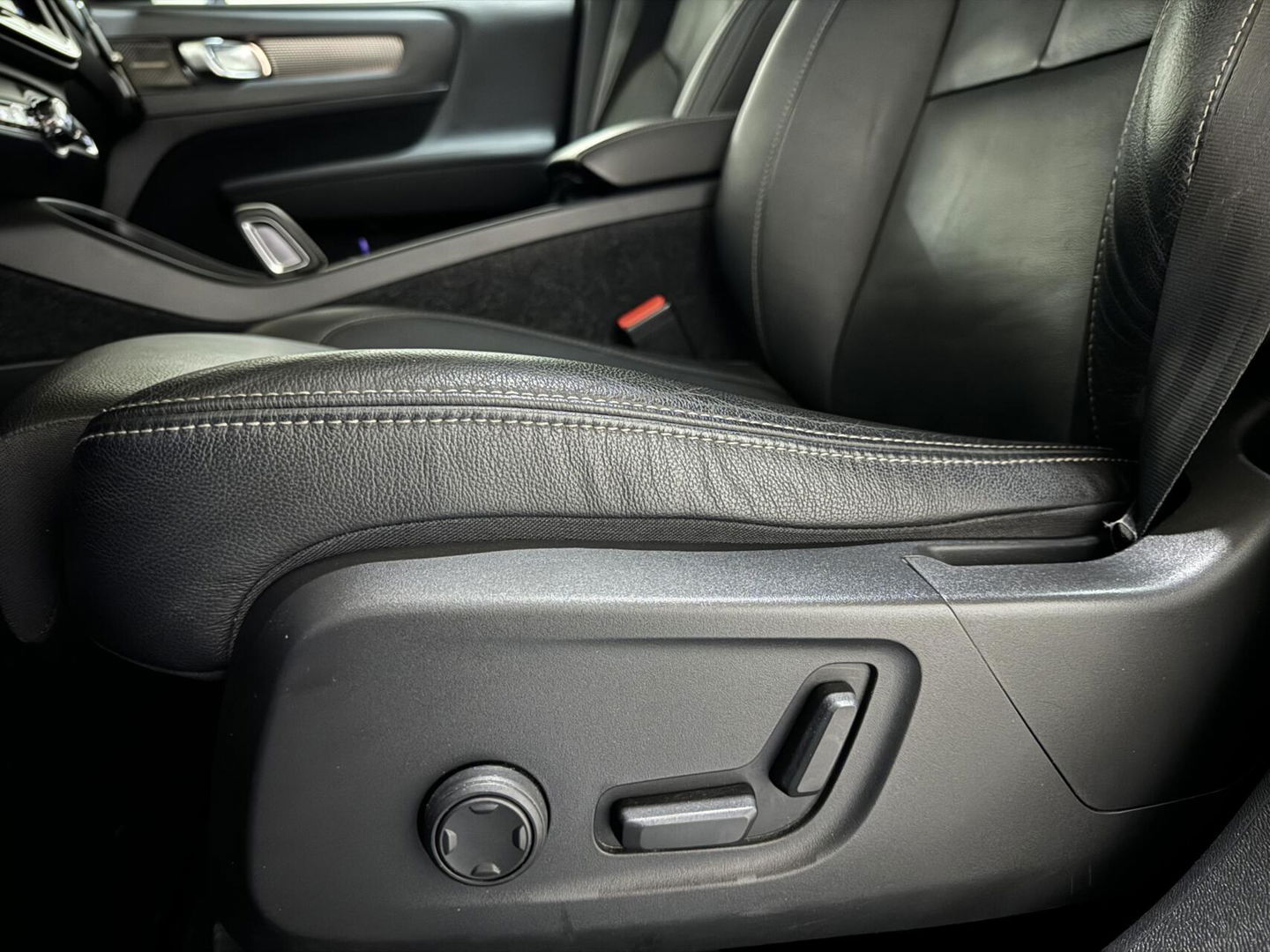 Volvo XC40 1.5 T5 Recharge R-Design Pano H/K Leer 360° Memory