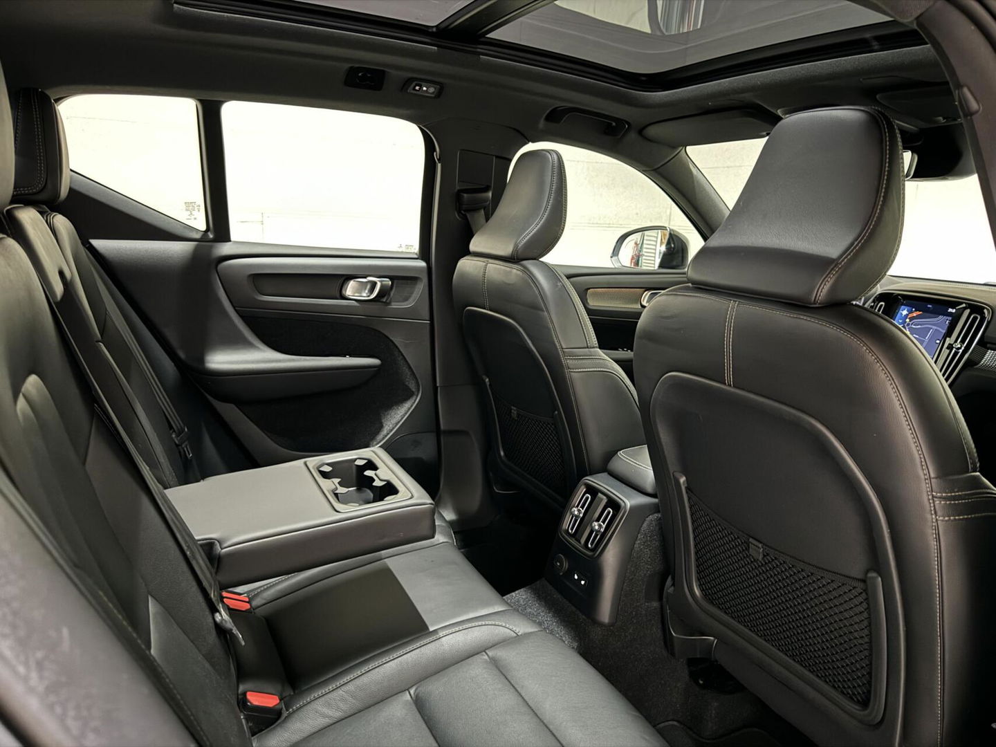 Volvo XC40 1.5 T5 Recharge R-Design Pano H/K Leer 360° Memory