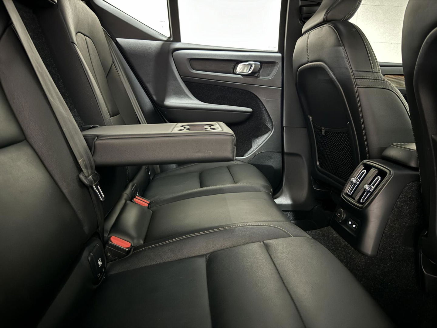 Volvo XC40 1.5 T5 Recharge R-Design Pano H/K Leer 360° Memory
