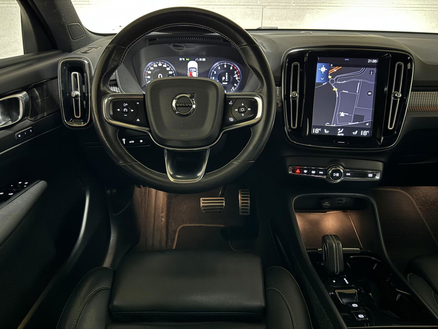 Volvo XC40 1.5 T5 Recharge R-Design Pano H/K Leer 360° Memory