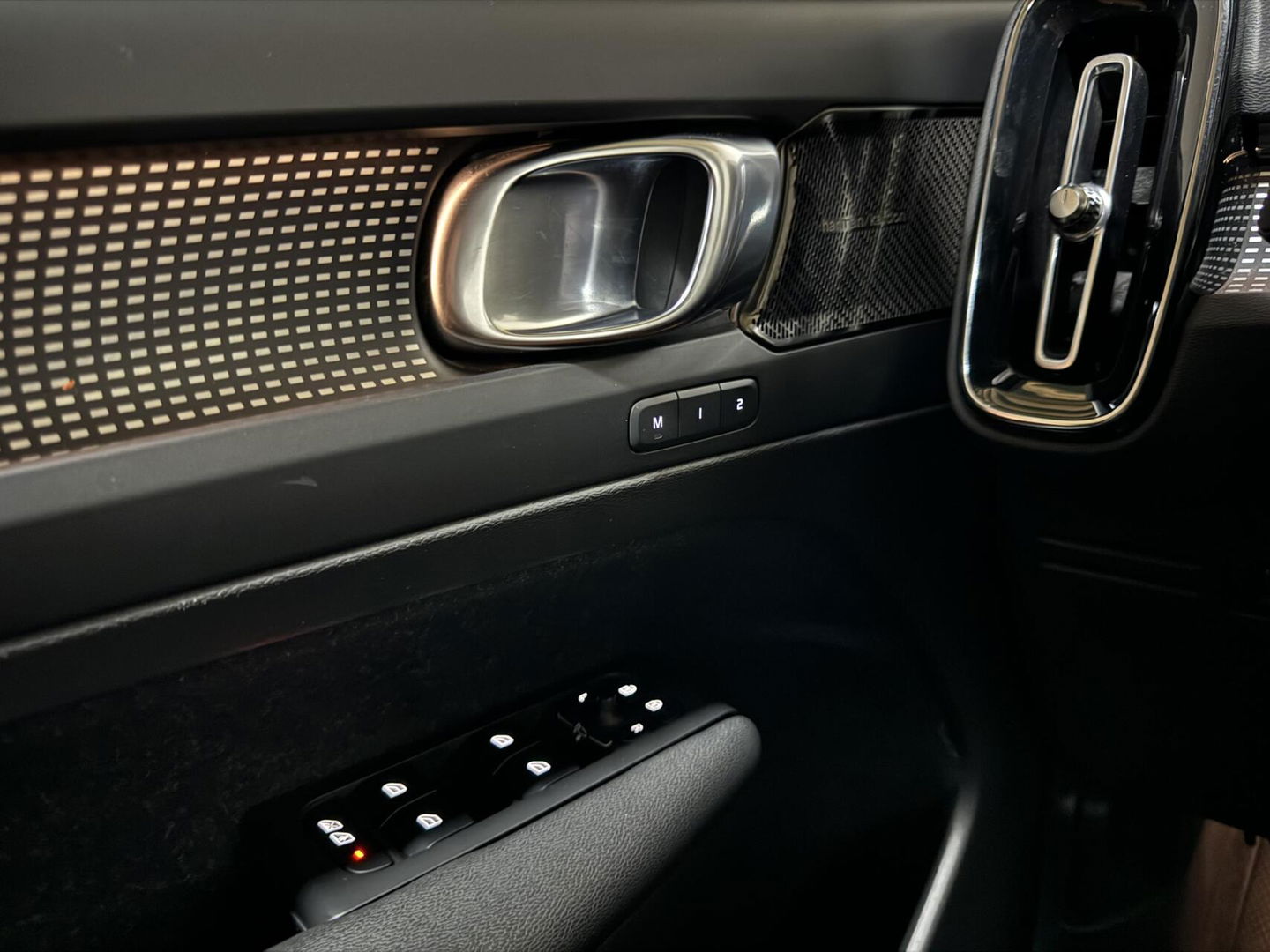 Volvo XC40 1.5 T5 Recharge R-Design Pano H/K Leer 360° Memory