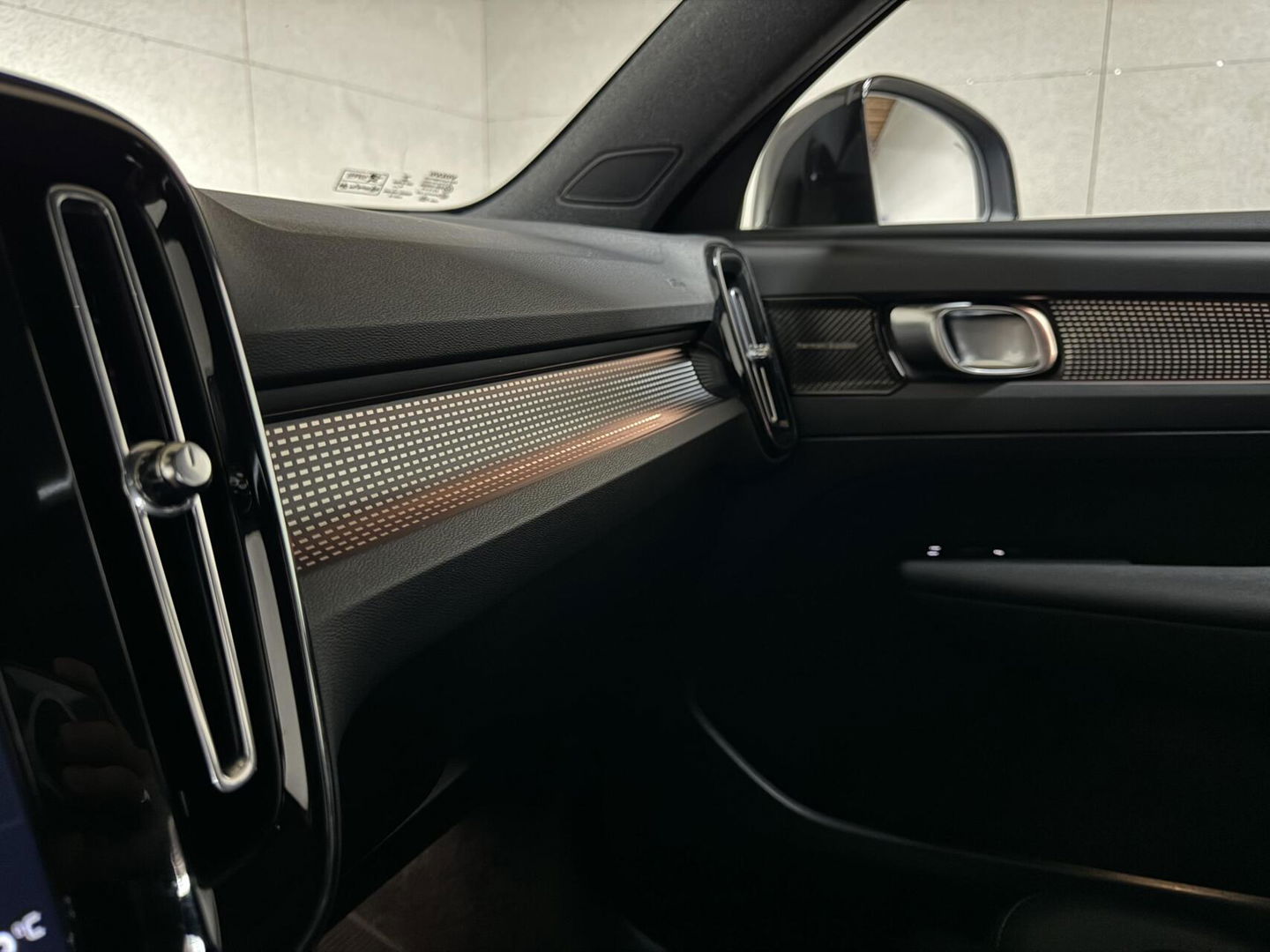 Volvo XC40 1.5 T5 Recharge R-Design Pano H/K Leer 360° Memory
