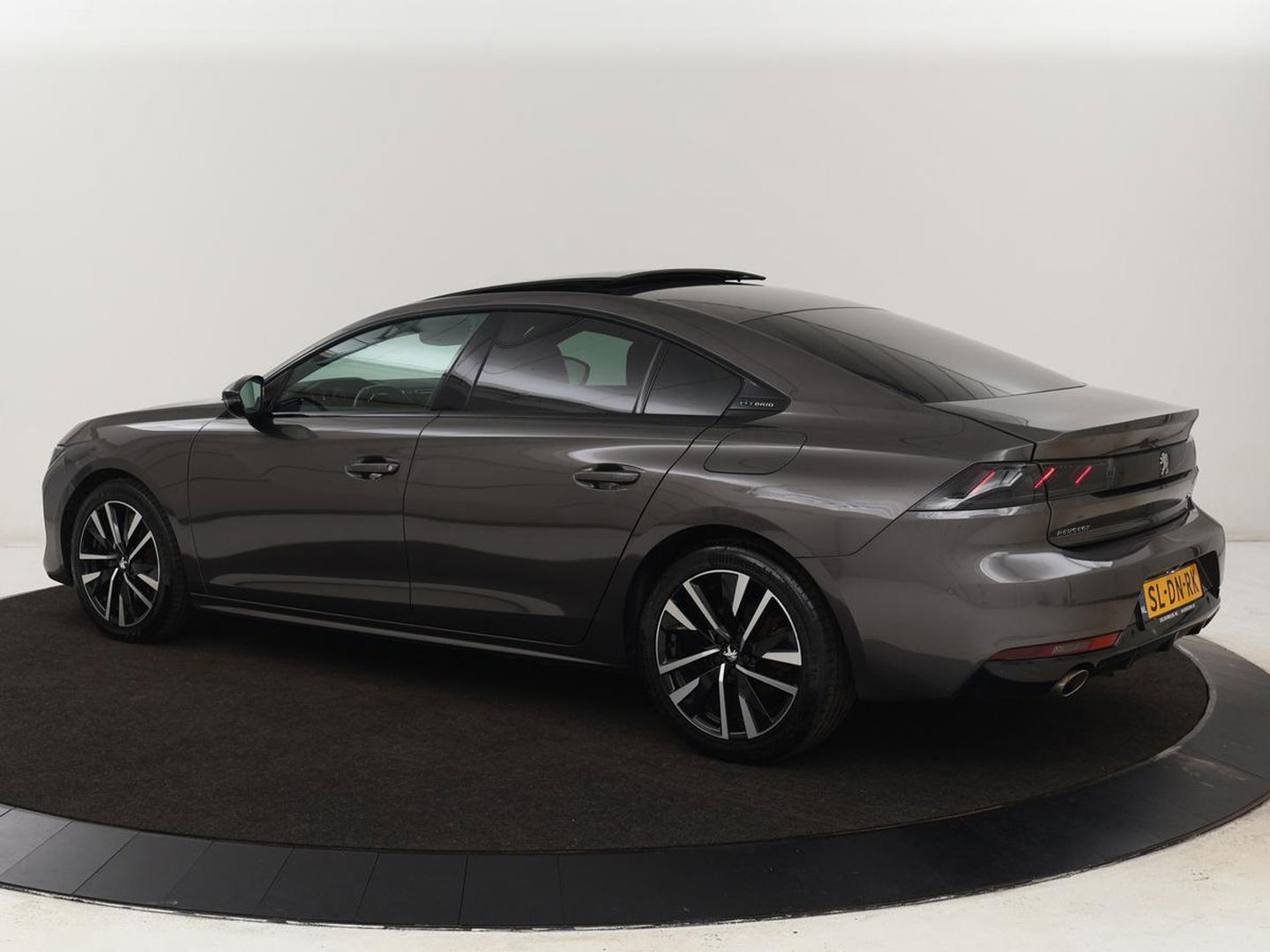 Peugeot 508 1.6 PureTech Blue Lease GT | Panoramadak | Trekhaak | Automaat | 360 Camera | Navigatie | Adaptive Cruise | PHEV | Lane assist | Stoelverwarming | Carplay | Focal audio | Leder| Pilot assist | LED | Getint glas