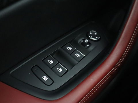 Peugeot 508 1.6 PureTech Blue Lease GT | Panoramadak | Trekhaak | Automaat | 360 Camera | Navigatie | Adaptive Cruise | PHEV | Lane assist | Stoelverwarming | Carplay | Focal audio | Leder| Pilot assist | LED | Getint glas