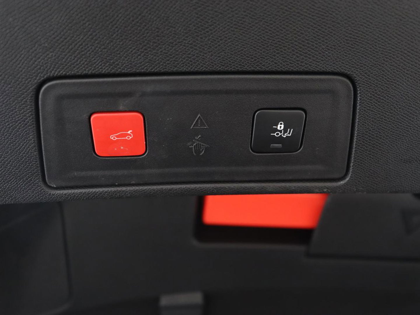 Peugeot 508 1.6 PureTech Blue Lease GT | Panoramadak | Trekhaak | Automaat | 360 Camera | Navigatie | Adaptive Cruise | PHEV | Lane assist | Stoelverwarming | Carplay | Focal audio | Leder| Pilot assist | LED | Getint glas
