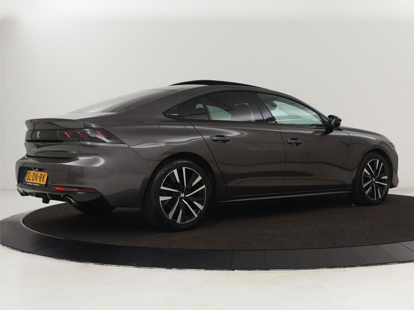 Peugeot 508 1.6 PureTech Blue Lease GT | Panoramadak | Trekhaak | Automaat | 360 Camera | Navigatie | Adaptive Cruise | PHEV | Lane assist | Stoelverwarming | Carplay | Focal audio | Leder| Pilot assist | LED | Getint glas