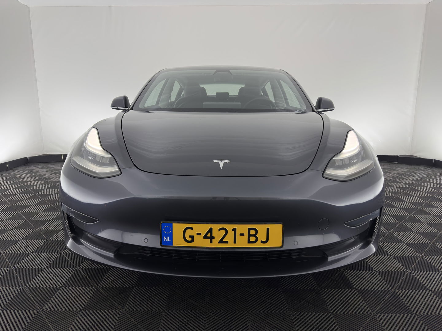 Tesla Model 3 Standard RWD Plus 60 kWh [ 3-Fase ] {SOH-88%} (INCL-BTW) Aut. *PANO | AUTO-PILOT | LUXURY-LEATHER | KEYLESS | FULL-LED | MEMORY-PACK | SURROUND-VIEW | DAB | CARPLAY | DIGI-COCKPIT | LANE-ASSIST | COMFORT-SEATS | 18"ALU*