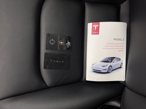 Tesla Model 3 Standard RWD Plus 60 kWh [ 3-Fase ] {SOH-88%} (INCL-BTW) Aut. *PANO | AUTO-PILOT | LUXURY-LEATHER | KEYLESS | FULL-LED | MEMORY-PACK | SURROUND-VIEW | DAB | CARPLAY | DIGI-COCKPIT | LANE-ASSIST | COMFORT-SEATS | 18"ALU*