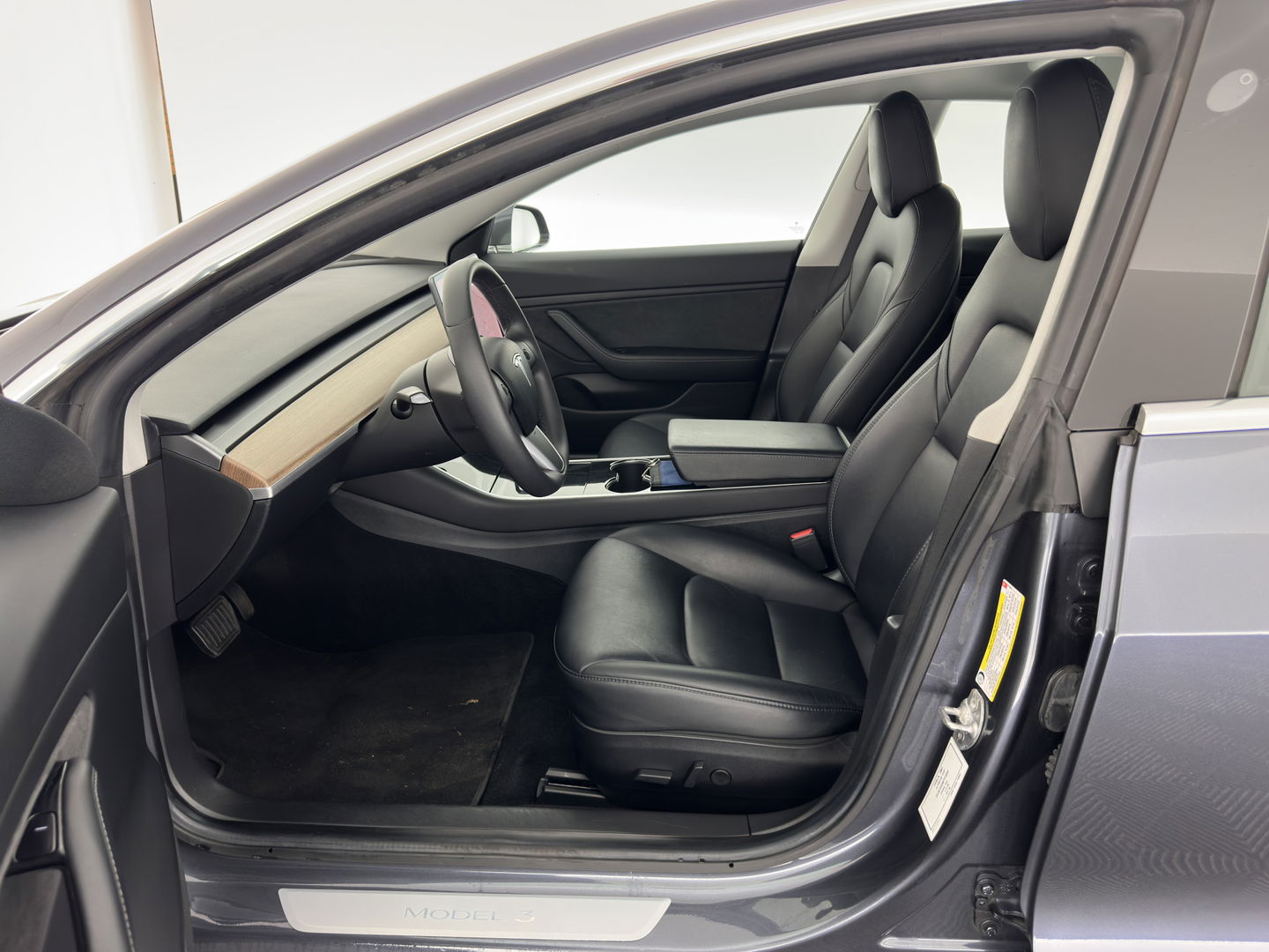 Tesla Model 3 Standard RWD Plus 60 kWh [ 3-Fase ] {SOH-88%} (INCL-BTW) Aut. *PANO | AUTO-PILOT | LUXURY-LEATHER | KEYLESS | FULL-LED | MEMORY-PACK | SURROUND-VIEW | DAB | CARPLAY | DIGI-COCKPIT | LANE-ASSIST | COMFORT-SEATS | 18"ALU*